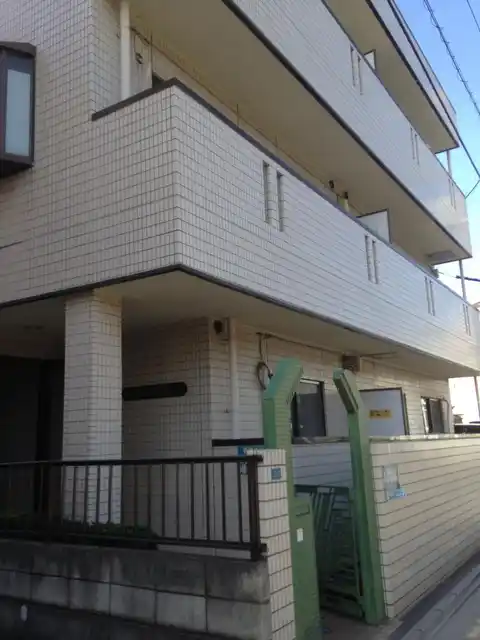 メゾンジュヌフォーレ