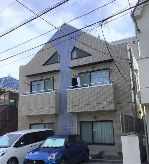 クレセント・コート
