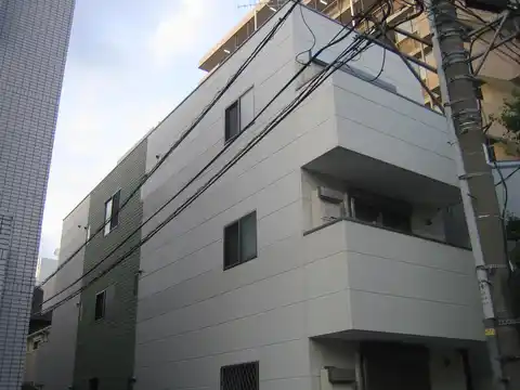 G-HOUSE