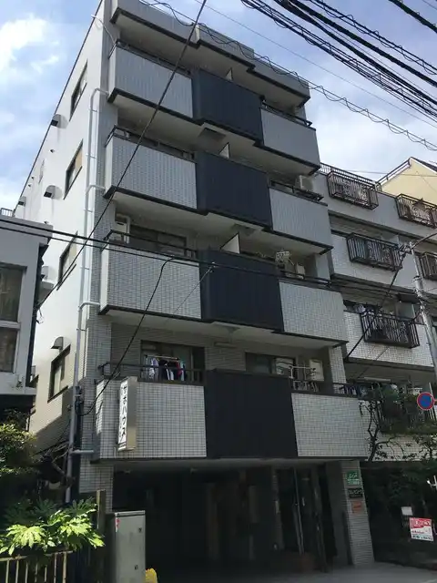 エム・モントワ