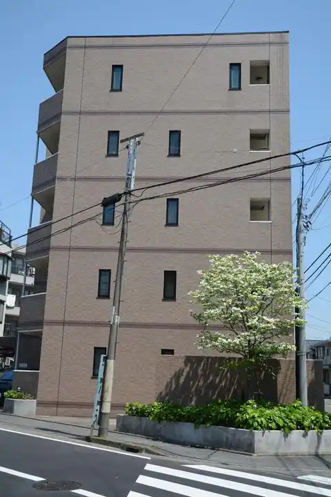 EAGLES COURT