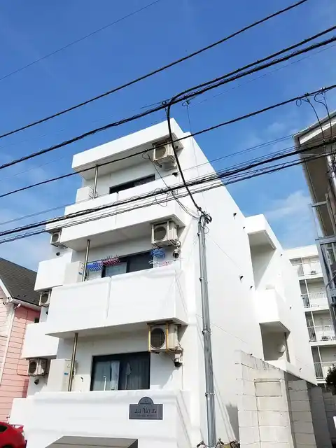 LA VERITE