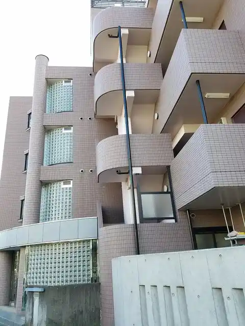 ラフォーレナカダ