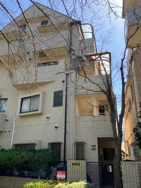 パークピア・ロギ