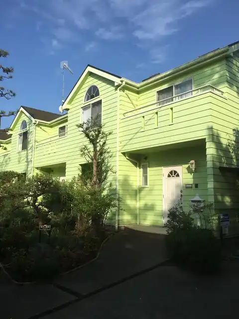 WIN-WIN HOUSE