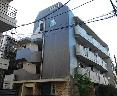 メゾンドアイズ