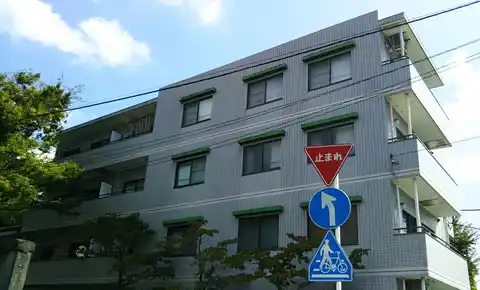 イーストヒルズ