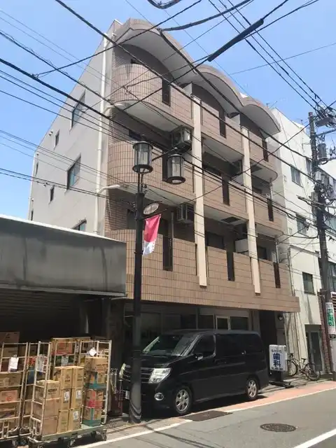 プラムコート