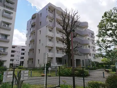 UR都市機構アーバンドエル瀬谷17号棟