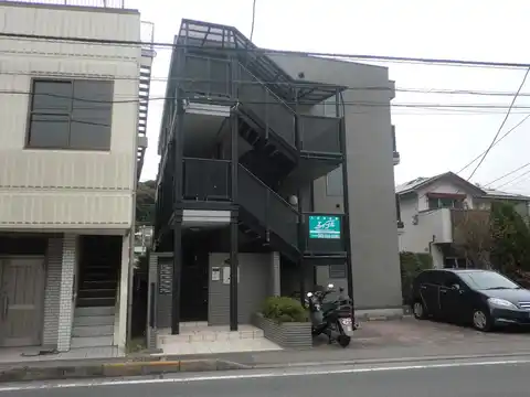 イースト逗子アパートメント