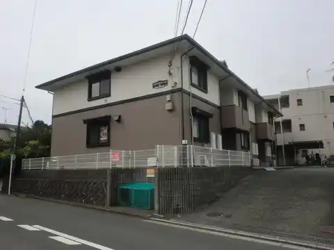 スカイ・ビレッジ A