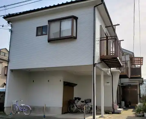 フローラ・イシイ