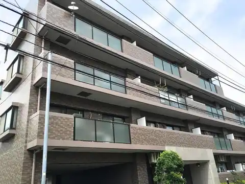 パレスファースト