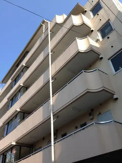 ユミ・サマリア