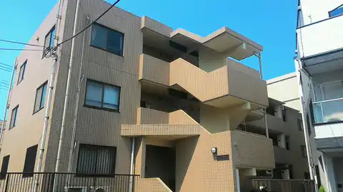 エクラーレ