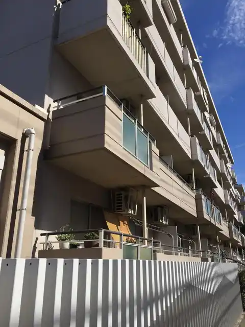コンフォール大宮植竹 1号棟