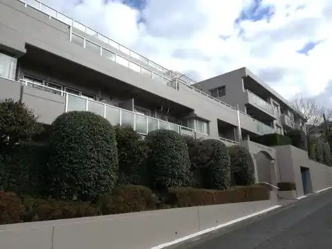 アスティオン三ツ池公園