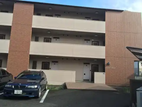 CORAL COURT