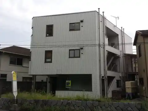 メゾンヒーロー