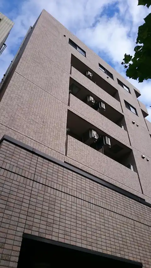 ニューフォーユータナキ