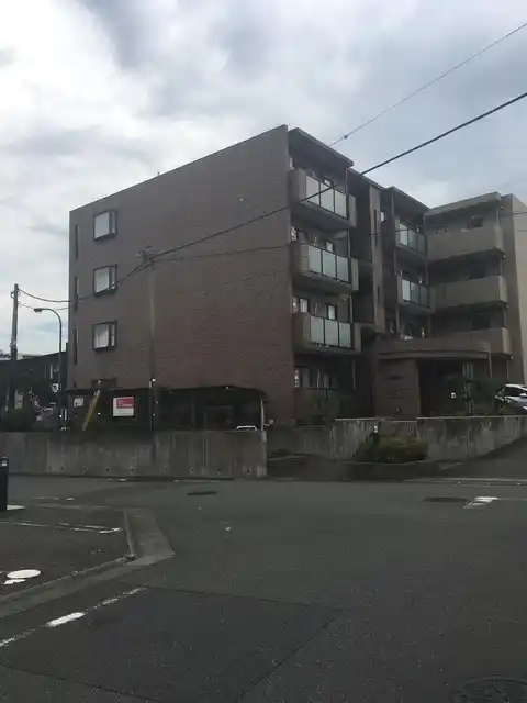 パウメズ