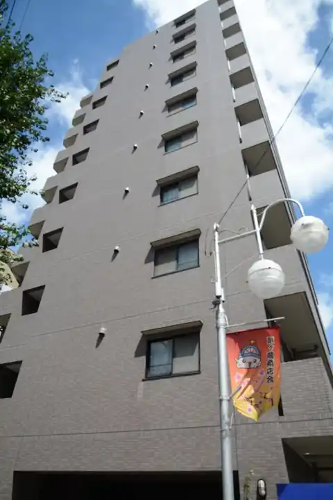 ルーブル旗の台