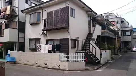 フラットU