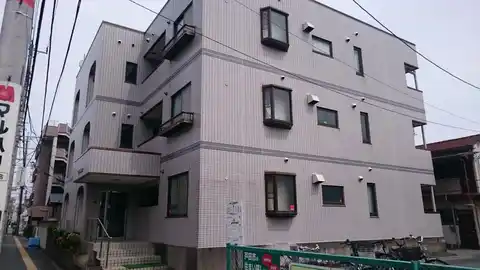 ベアトリ川岸