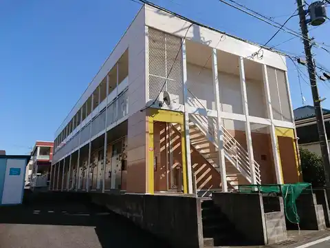 レオパレスルミエール