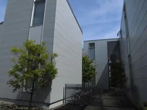 APARTMENTS F2