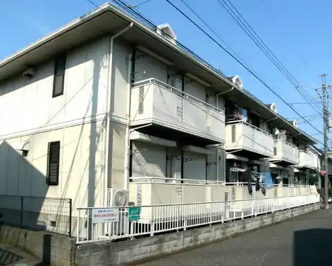 ドルフ滝山 A棟