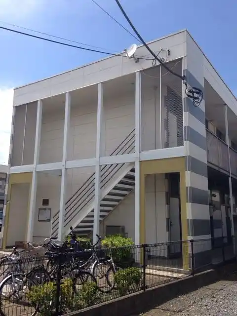 レオパレスアムールA