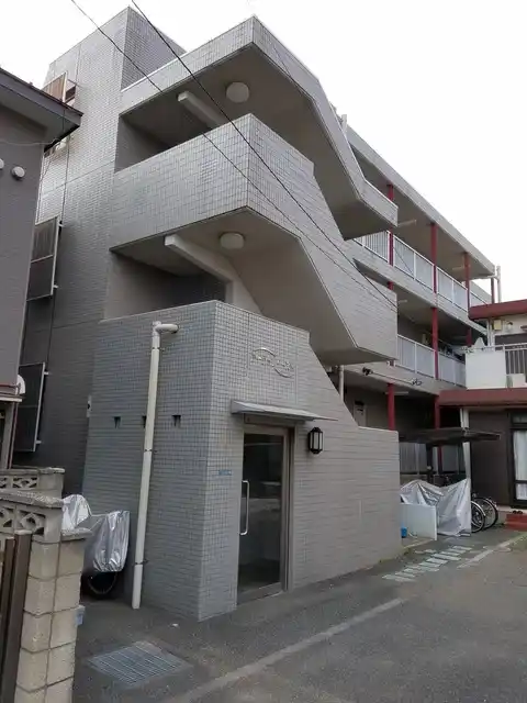 アーバンイースト