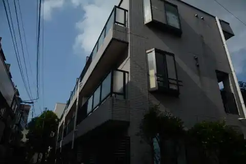 ホワイトアゼリア
