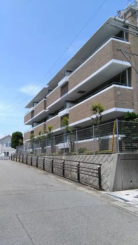 LANAI HILLSIDE11