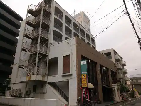 アルファービル