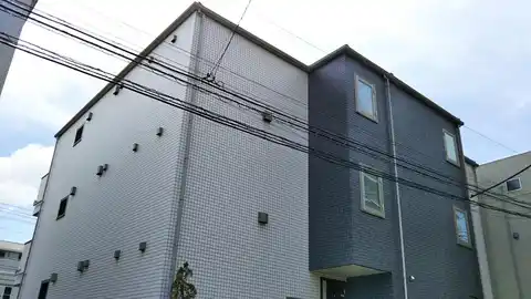 スリーフォレスト