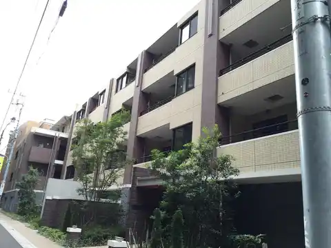 リビオ新宿御苑