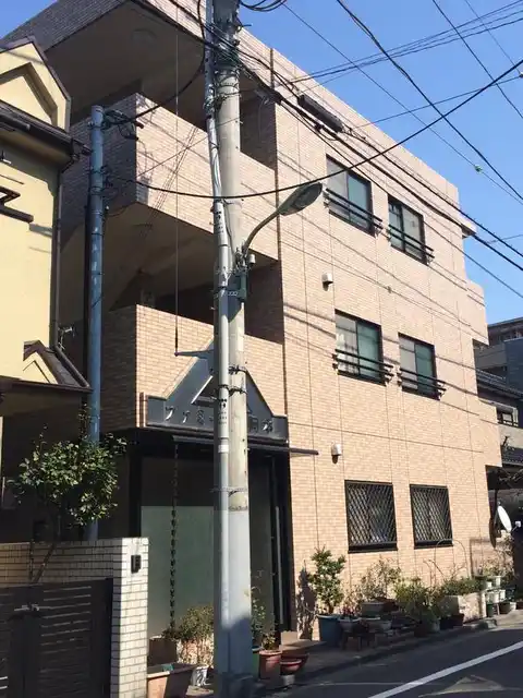 ファミール岡本