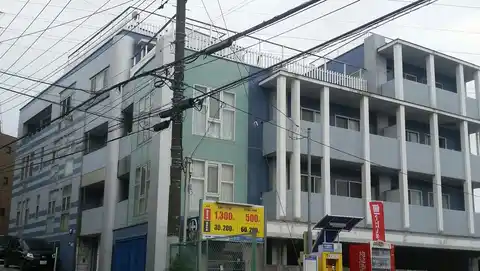 キャムスクエア