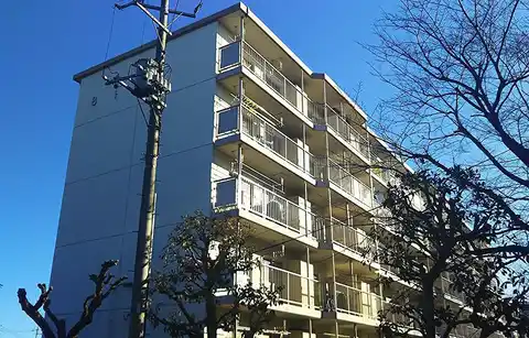 東向地団地8号棟