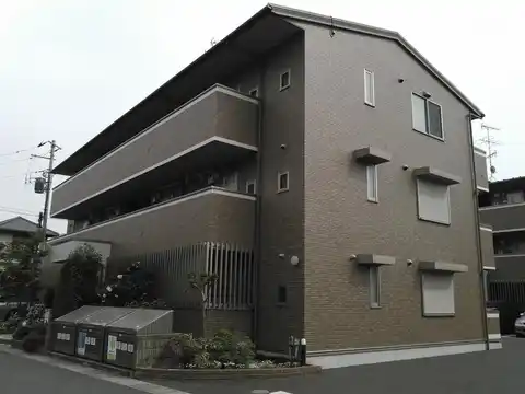 ガーデンヒルズA棟