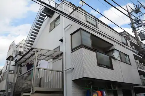 コーポハピネス
