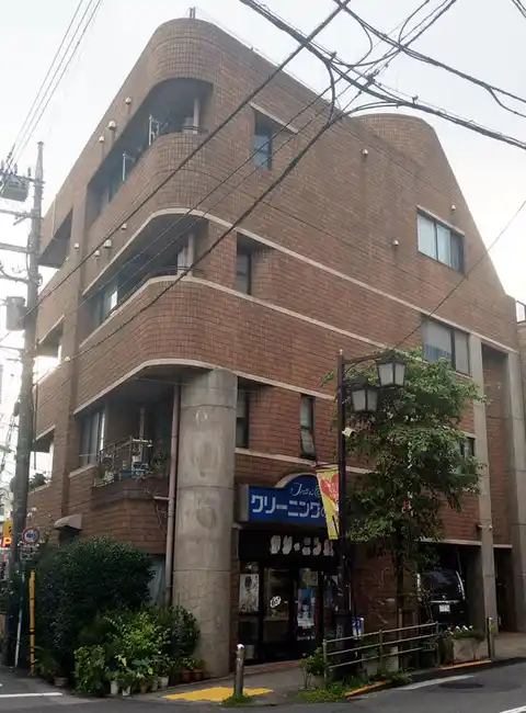 シュロス南
