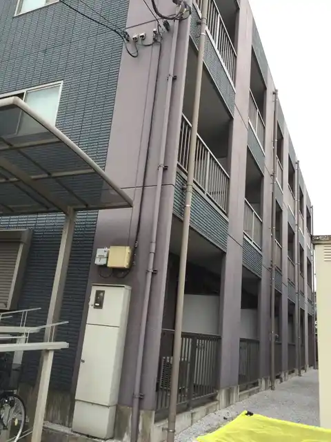 アンプルールフェール岩波
