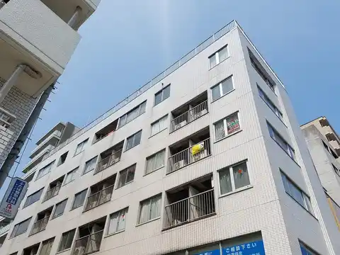 アダコビル