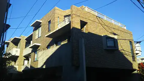 ファミーユ小島町