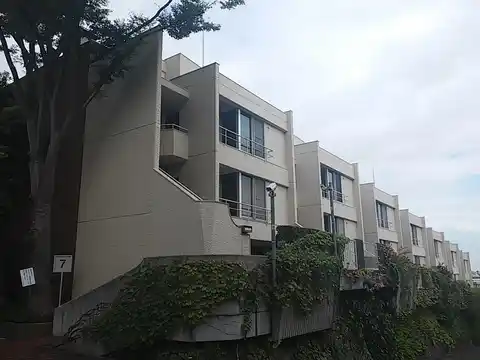 大倉山ヒルタウン7号館