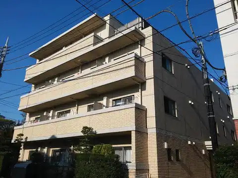トリニテート