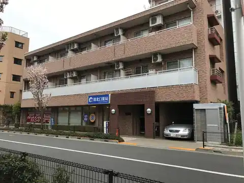 アドニスモリヤ